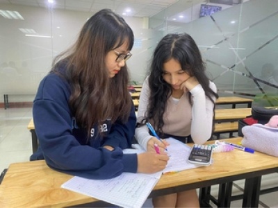 Giáo viên sinh viên dạy kèm anh văn