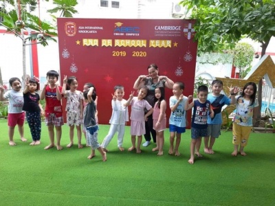 Giáo Viên Tiếng Anh Người Nước Ngoài Cho Học Sinh THCS Và Trường Quốc Tế Có Phù Hợp Không?